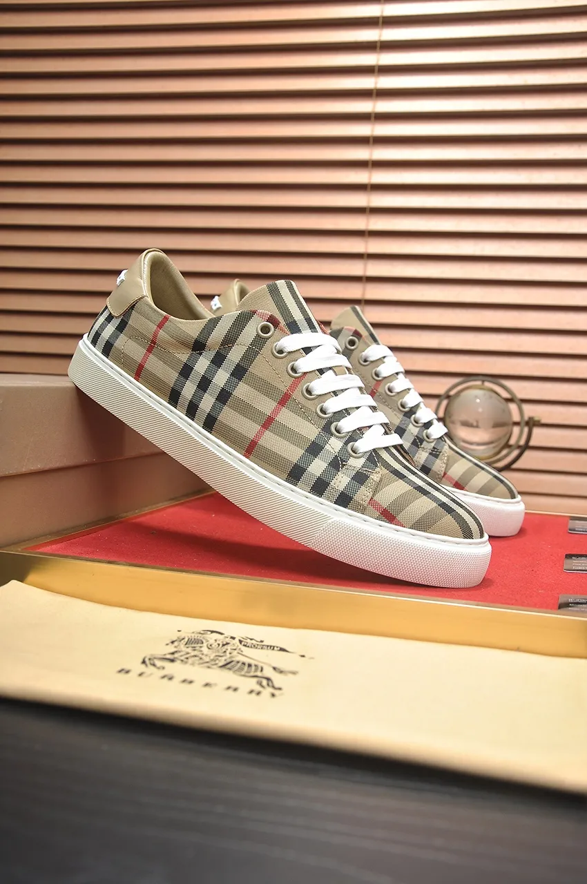 Men's shoes💰480💶[Burberry] (cowhide lining) classic low-top sneakers｜Imported cowhide with classic plaid fabric｜Cow leather lining｜Original outsole｜Fine workmanship and comfortable to wear Size: 38-44 (customized at 45)